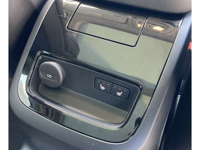 ボルボ Ｖ６０ リチャージ アルティメット Ｔ６ ＡＷＤ プラグイン ハイブリッド ４ＷＤ R5年 (関東) 99