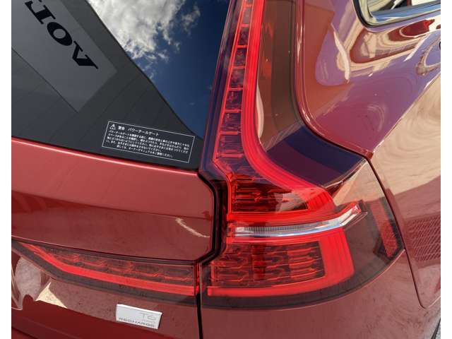 ボルボ Ｖ６０ リチャージ アルティメット Ｔ６ ＡＷＤ プラグイン ハイブリッド ４ＷＤ R5年 (関東) 99