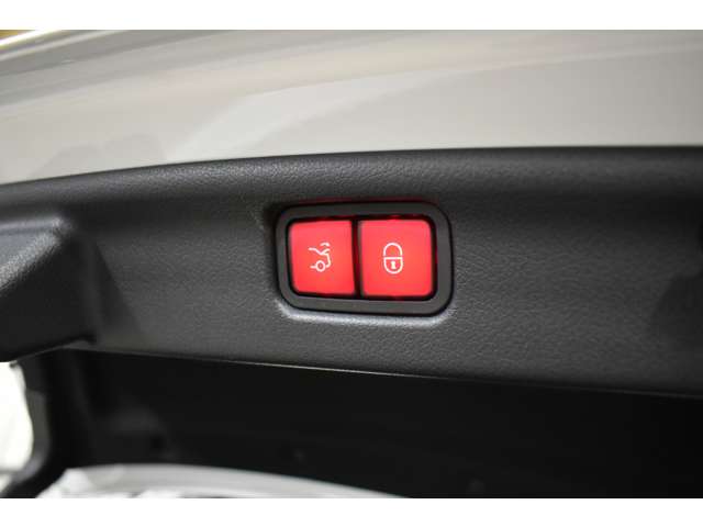 メルセデスベンツ Ｃクラス Ｃ２００ ４マチック アバンギャルド ＡＭＧライン （ＩＳＧ搭載モデル） ４ＷＤ R4年 (関東) 99