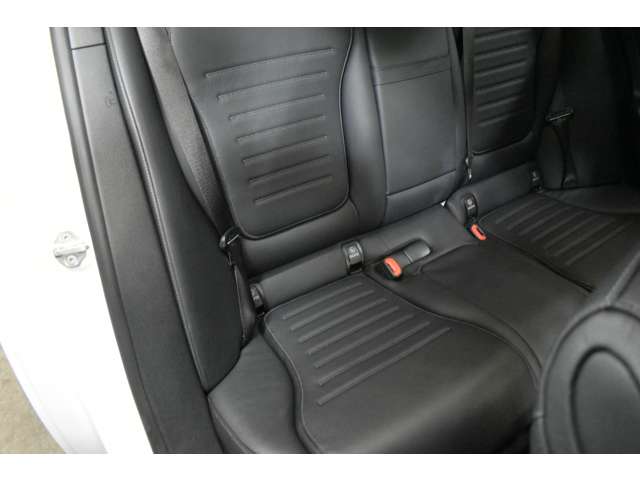 メルセデスベンツ Ｃクラス Ｃ２００ ４マチック アバンギャルド ＡＭＧライン （ＩＳＧ搭載モデル） ４ＷＤ R4年 (関東) 99