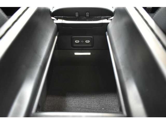 メルセデスベンツ Ｃクラス Ｃ２００ ４マチック アバンギャルド ＡＭＧライン （ＩＳＧ搭載モデル） ４ＷＤ R4年 (関東) 99