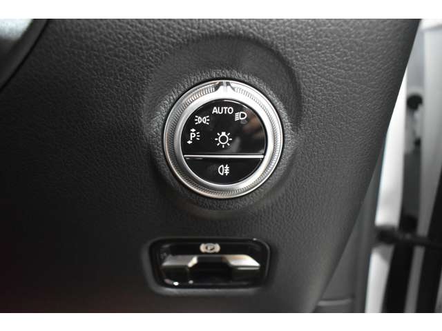 メルセデスベンツ Ｃクラス Ｃ２００ ４マチック アバンギャルド ＡＭＧライン （ＩＳＧ搭載モデル） ４ＷＤ R4年 (関東) 99