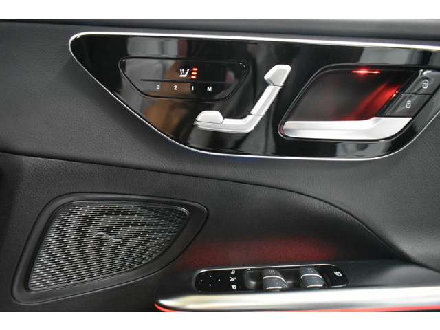 メルセデスベンツ Ｃクラス Ｃ２００ ４マチック アバンギャルド ＡＭＧライン （ＩＳＧ搭載モデル） ４ＷＤ R4年 (関東) 99