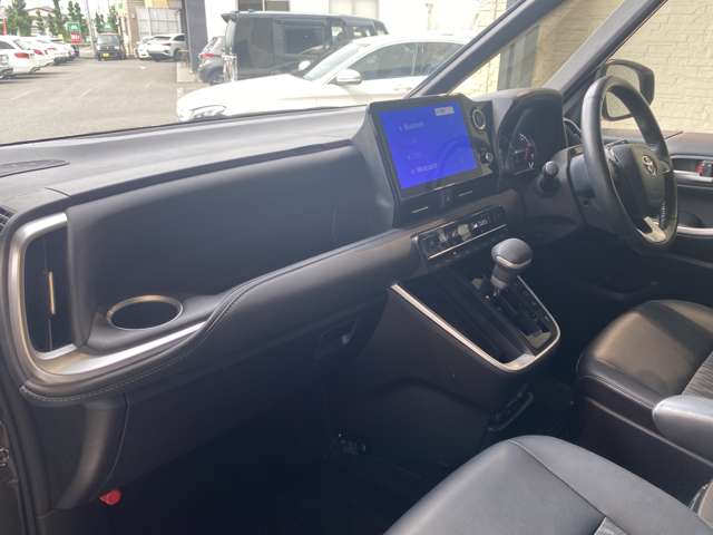 トヨタ ノア ２．０ Ｓ－Ｚ R4年 (九州・沖縄) 99