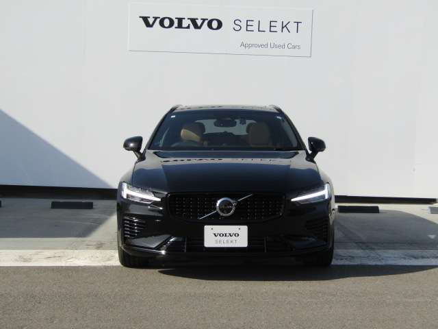 ボルボ Ｖ６０ リチャージ アルティメット Ｔ６ ＡＷＤ プラグイン ハイブリッド ４ＷＤ R6年 (四国) 99