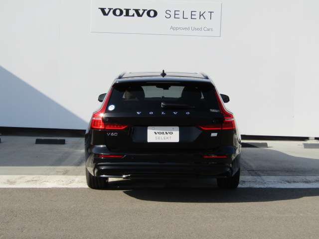 ボルボ Ｖ６０ リチャージ アルティメット Ｔ６ ＡＷＤ プラグイン ハイブリッド ４ＷＤ R6年 (四国) 99