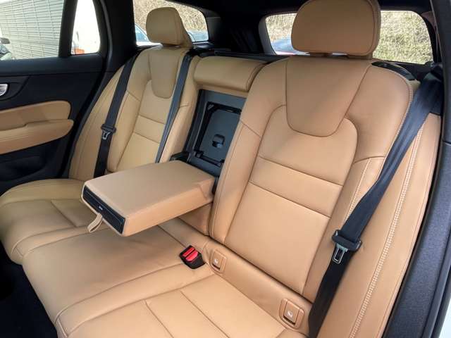 ボルボ Ｖ６０ ウルトラ　Ｂ４ R7年 (東北) 99