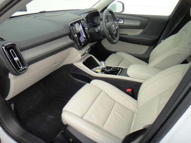 ボルボ ＸＣ４０ ウルトラ Ｂ４ ＡＷＤ ４ＷＤ R6年 (東北) 99