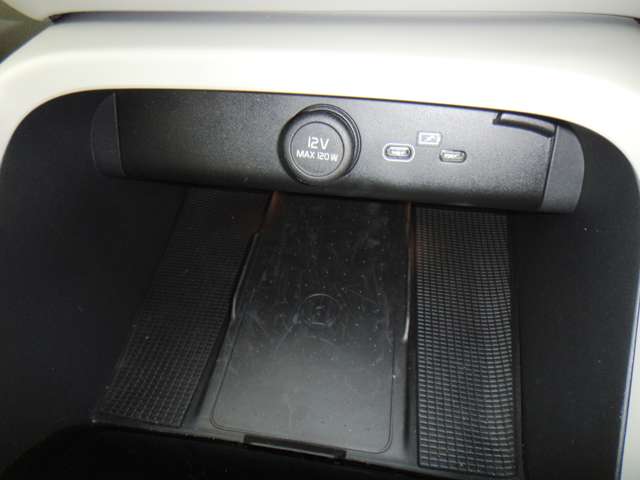 ボルボ ＸＣ４０ ウルトラ Ｂ４ ＡＷＤ ４ＷＤ R6年 (東北) 99