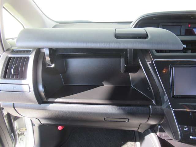 トヨタ プリウスΑ １．８ Ｓ H28年 (東北) 99