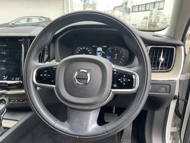 ボルボ ＸＣ６０ Ｄ４ ＡＷＤ インスクリプション ディーゼルターボ ４ＷＤ H30年 (東北) 99