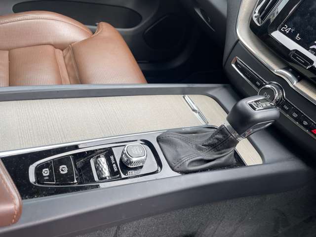 ボルボ ＸＣ６０ Ｄ４ ＡＷＤ インスクリプション ディーゼルターボ ４ＷＤ H30年 (東北) 99