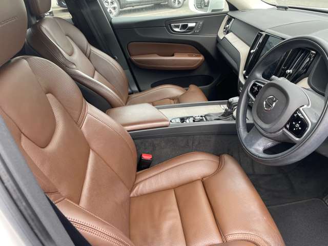 ボルボ ＸＣ６０ Ｄ４ ＡＷＤ インスクリプション ディーゼルターボ ４ＷＤ H30年 (東北) 99