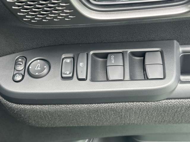 ホンダ Ｎ　ＢＯＸ カスタム ６６０ R7年 (東海) 99