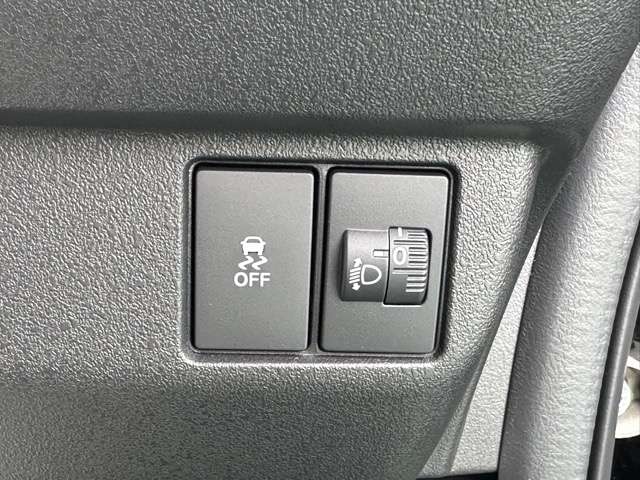 ホンダ Ｎ　ＢＯＸ カスタム ６６０ R7年 (東海) 99