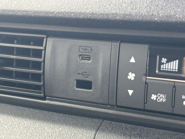 ホンダ Ｎ　ＢＯＸ カスタム ６６０ R7年 (東海) 99