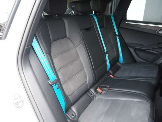 ポルシェ マカン ＧＴＳ ＰＤＫ ４ＷＤ R6年 (近畿) 99