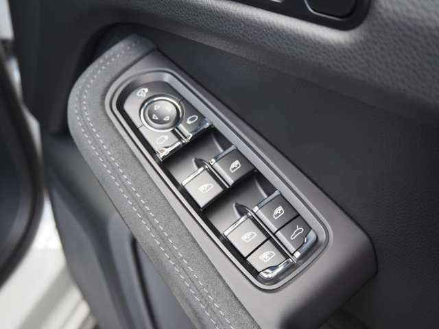 ポルシェ マカン ＧＴＳ ＰＤＫ ４ＷＤ R6年 (近畿) 99