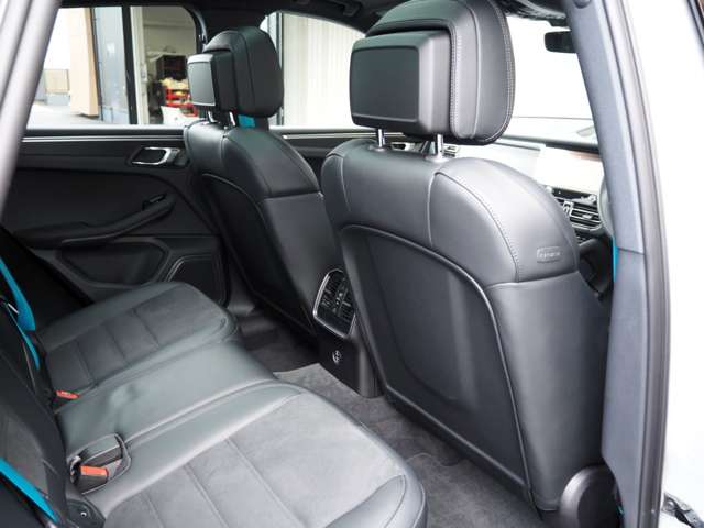 ポルシェ マカン ＧＴＳ ＰＤＫ ４ＷＤ R6年 (近畿) 99