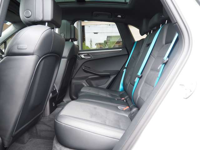 ポルシェ マカン ＧＴＳ ＰＤＫ ４ＷＤ R6年 (近畿) 99