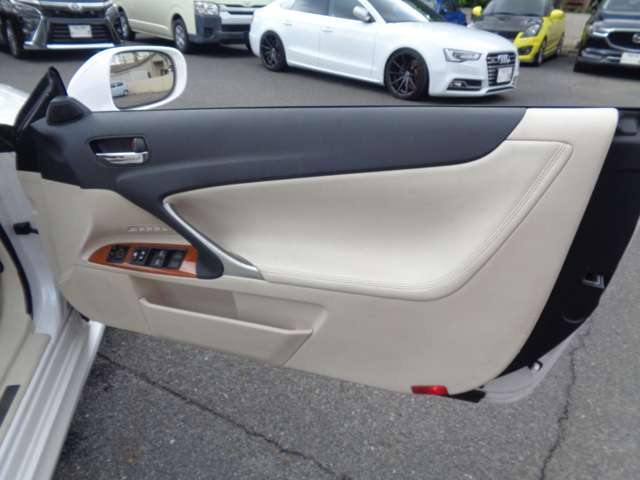 レクサス ＩＳコンバーチブル ２５０Ｃ バージョンＬ H21年 (中国) 99