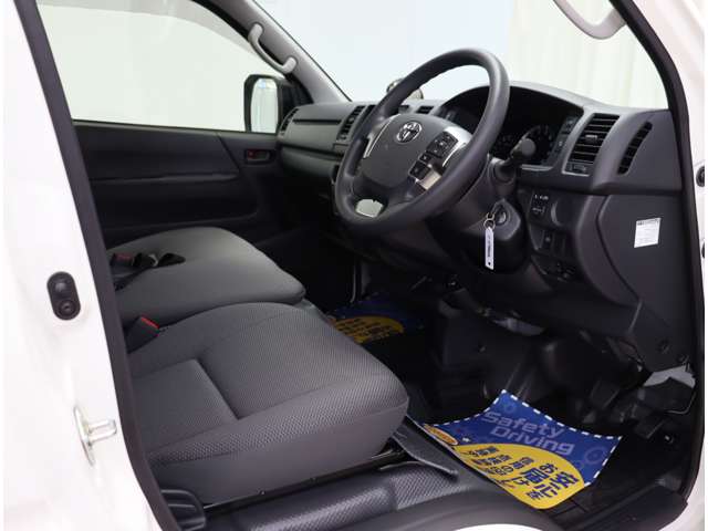 トヨタ ハイエースバン ２．０ ＤＸ ロング ＧＬパッケージ R7年 (関東) 99