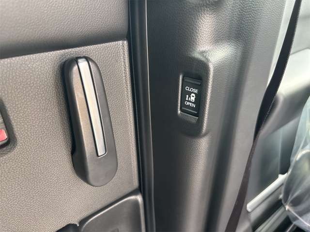 ホンダ ステップワゴン　ハイブリッド ２．０ Ｅ：ＨＥＶ スパーダ R7年 (近畿) 99