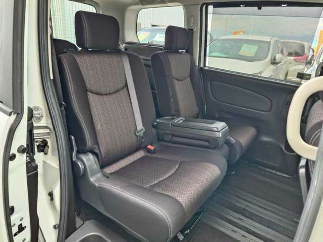 日産 セレナ ２．０ ハイウェイスター Ｖセレクション＋ＳＡＦＥＴＹ Ｓ－ＨＹＢＲＩＤ アドバンストセーフティ ＰＫＧ H26年 (関東) 99