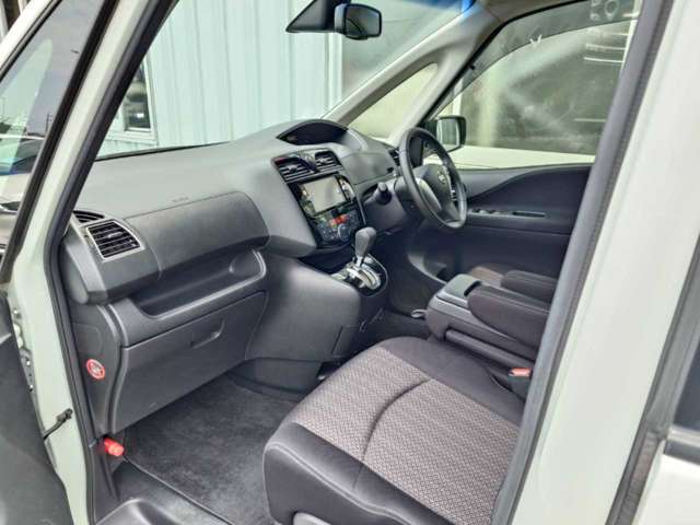 日産 セレナ ２．０ ハイウェイスター Ｖセレクション＋ＳＡＦＥＴＹ Ｓ－ＨＹＢＲＩＤ アドバンストセーフティ ＰＫＧ H26年 (関東) 99