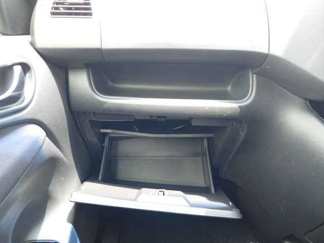 日産 セレナ ２．０ ハイウェイスター Ｖセレクション＋ＳＡＦＥＴＹ Ｓ－ＨＹＢＲＩＤ アドバンストセーフティ ＰＫＧ H26年 (関東) 99