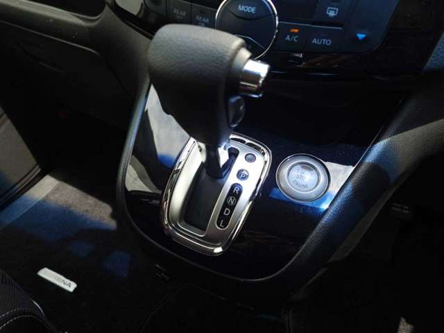 日産 セレナ ２．０ ハイウェイスター Ｖセレクション＋ＳＡＦＥＴＹ Ｓ－ＨＹＢＲＩＤ アドバンストセーフティ ＰＫＧ H26年 (関東) 99