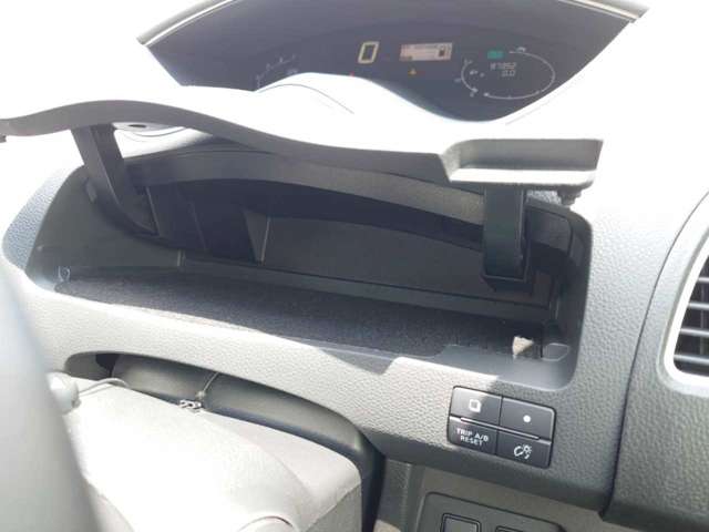 日産 セレナ ２．０ ハイウェイスター Ｖセレクション＋ＳＡＦＥＴＹ Ｓ－ＨＹＢＲＩＤ アドバンストセーフティ ＰＫＧ H26年 (関東) 99