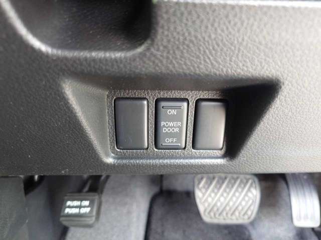 日産 セレナ ２．０ ハイウェイスター Ｖセレクション＋ＳＡＦＥＴＹ Ｓ－ＨＹＢＲＩＤ アドバンストセーフティ ＰＫＧ H26年 (関東) 99