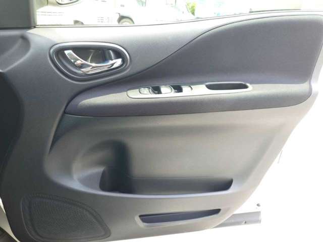 日産 セレナ ２．０ ハイウェイスター Ｖセレクション＋ＳＡＦＥＴＹ Ｓ－ＨＹＢＲＩＤ アドバンストセーフティ ＰＫＧ H26年 (関東) 99