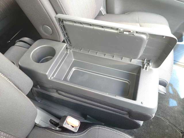 日産 セレナ ２．０ ハイウェイスター Ｖセレクション＋ＳＡＦＥＴＹ Ｓ－ＨＹＢＲＩＤ アドバンストセーフティ ＰＫＧ H26年 (関東) 99