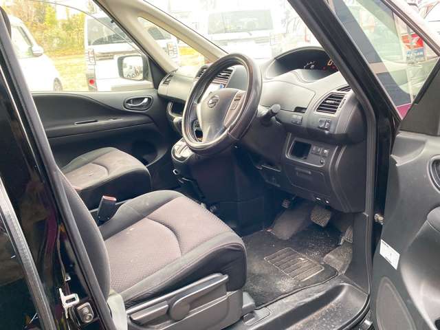 日産 セレナ ２．０ ハイウェイスター Ｓ－ＨＹＢＲＩＤ H25年 (九州・沖縄) 99