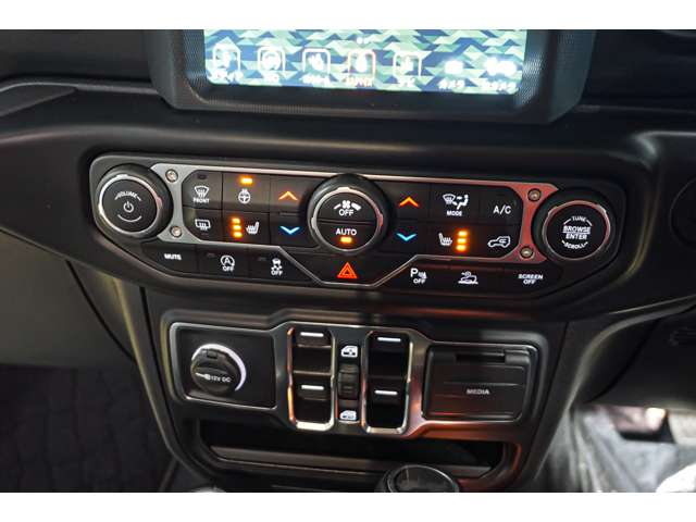 ジープ ラングラー　アンリミテッド アンリミテッド サハラ ２．０Ｌ ４ＷＤ R5年 (北海道) 99