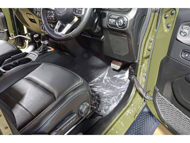 ジープ ラングラー　アンリミテッド アンリミテッド サハラ ２．０Ｌ ４ＷＤ R5年 (北海道) 99