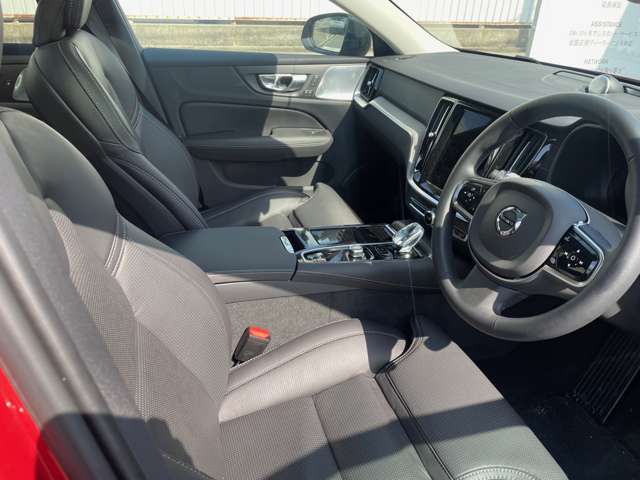 ボルボ Ｖ６０ リチャージ アルティメット Ｔ６ ＡＷＤ プラグイン ハイブリッド ４ＷＤ R6年 (東北) 99