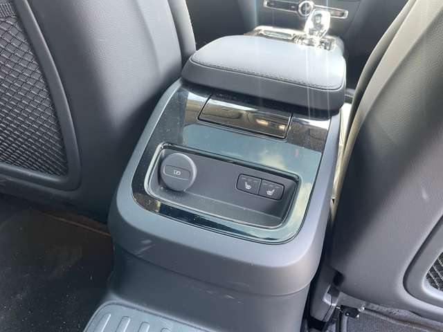 ボルボ Ｖ６０ リチャージ アルティメット Ｔ６ ＡＷＤ プラグイン ハイブリッド ４ＷＤ R6年 (東北) 99