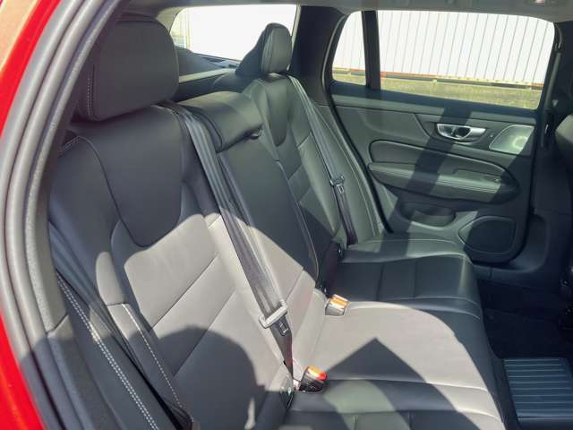 ボルボ Ｖ６０ リチャージ アルティメット Ｔ６ ＡＷＤ プラグイン ハイブリッド ４ＷＤ R6年 (東北) 99