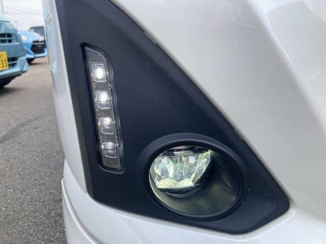 ダイハツ トール １．０ カスタムＧ リミテッドＩＩ ＳＡＩＩＩ ４ＷＤ R1年 (東北) 99