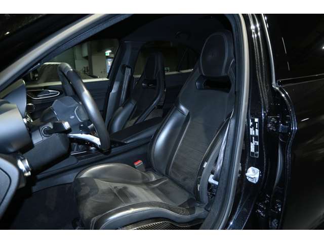 アルファロメオ ジュリア クアドリフォリオ 左ハンドル ＭＴ H29年 (関東) 99