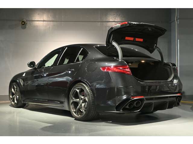 アルファロメオ ジュリア クアドリフォリオ 左ハンドル ＭＴ H29年 (関東) 99