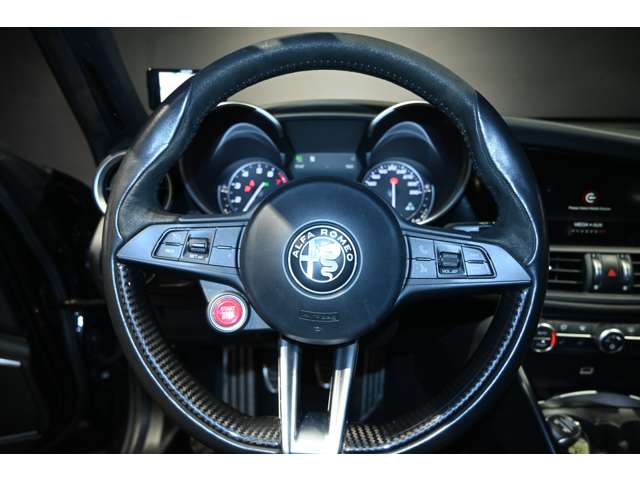 アルファロメオ ジュリア クアドリフォリオ 左ハンドル ＭＴ H29年 (関東) 99