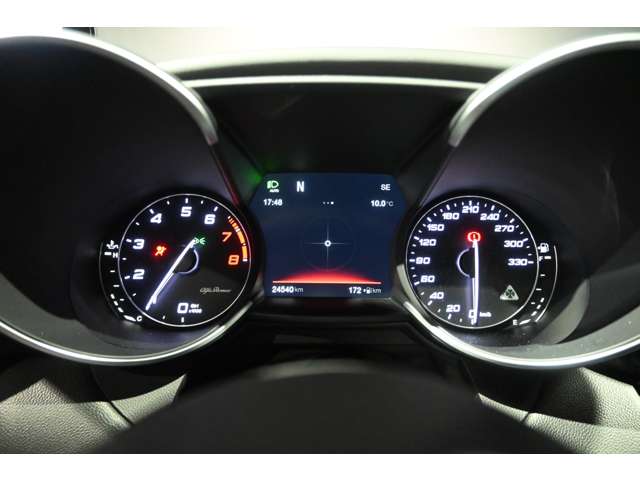 アルファロメオ ジュリア クアドリフォリオ 左ハンドル ＭＴ H29年 (関東) 99