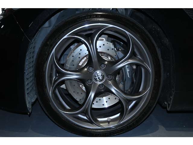 アルファロメオ ジュリア クアドリフォリオ 左ハンドル ＭＴ H29年 (関東) 99