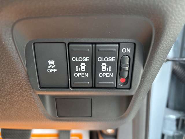 ホンダ フリード　ハイブリッド １．５ Ｅ：ＨＥＶ エアー ＥＸ R7年 (近畿) 99