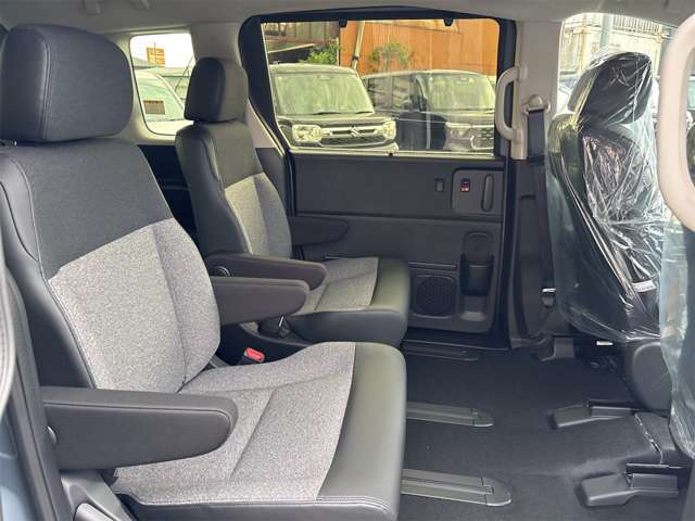 ホンダ フリード　ハイブリッド １．５ Ｅ：ＨＥＶ エアー ＥＸ R7年 (近畿) 99