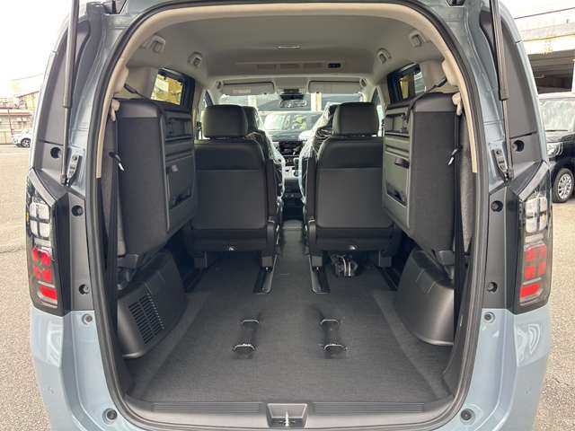 ホンダ フリード　ハイブリッド １．５ Ｅ：ＨＥＶ エアー ＥＸ R7年 (近畿) 99